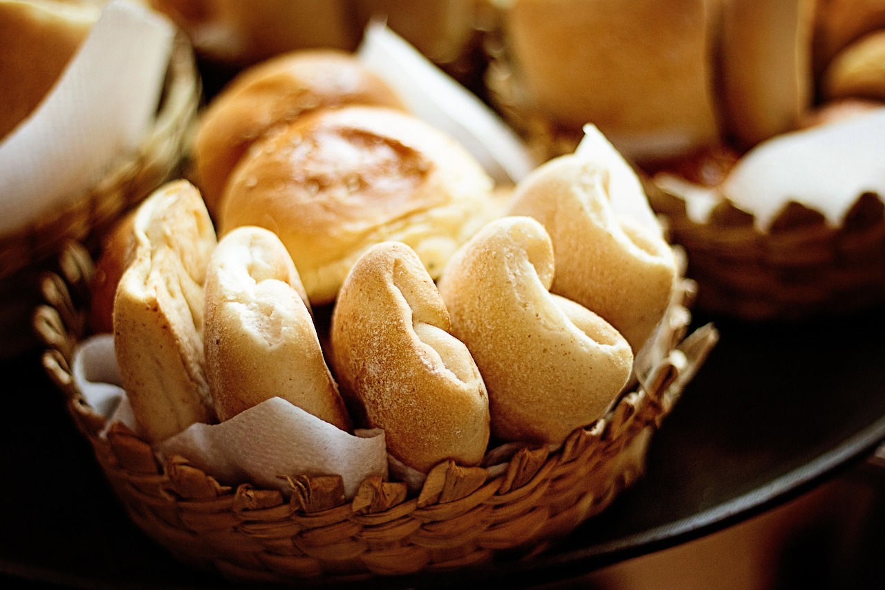 découvrez nos conseils et recettes faciles pour réussir toutes vos pâtisseries, du gâteau moelleux aux biscuits croustillants. apprenez l'art de la cuisson au four avec nos astuces de baking pour des résultats délicieux à chaque fois.